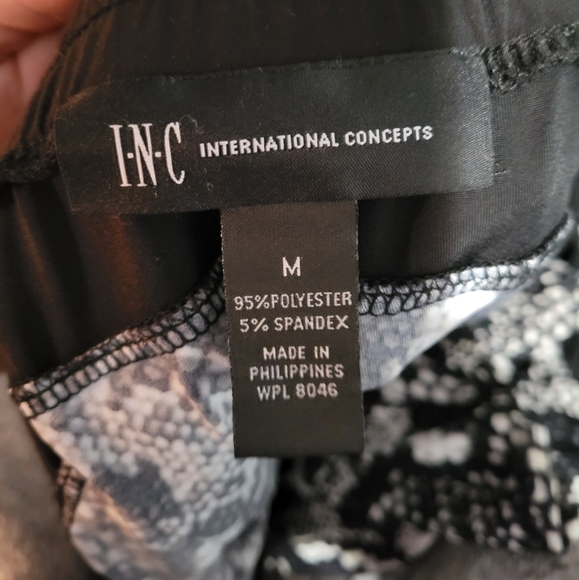 Black and white reptile print pants size M - Picture 2 of 3